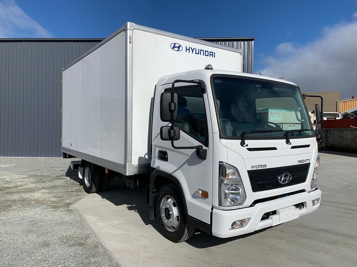 2025 Hyundai Mighty EX4/6 Pantech White