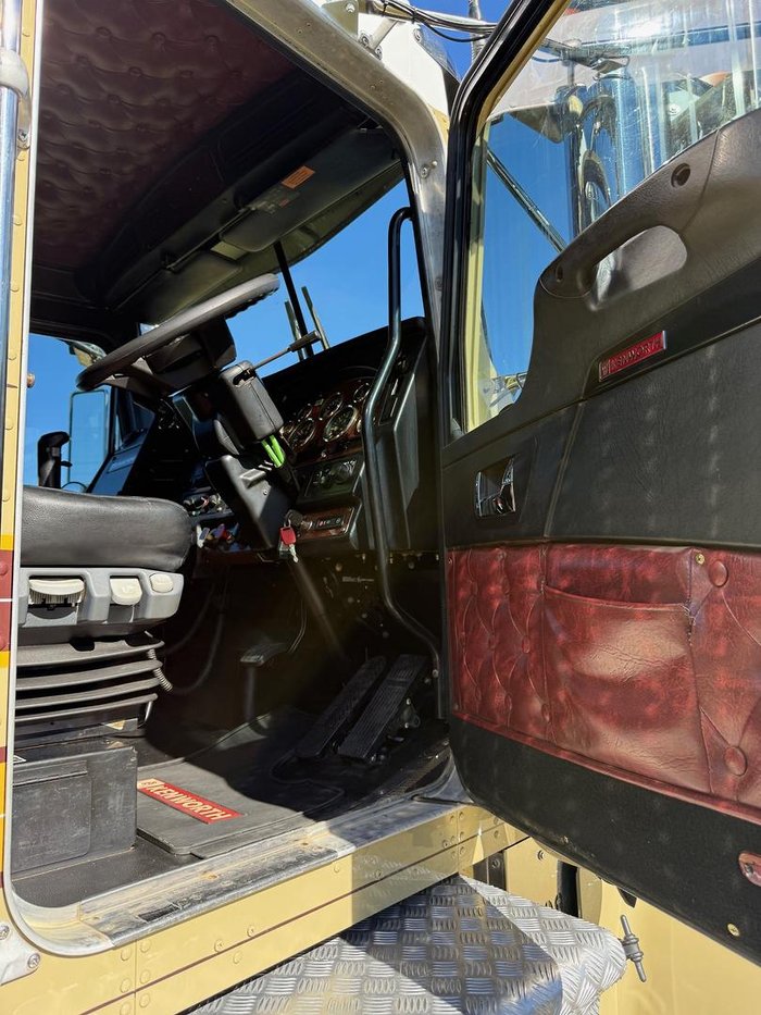2016 Kenworth T909 140t - RECENT ENGINE RECO