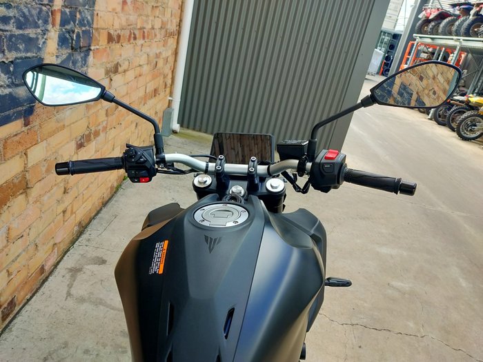 2025 YAMAHA MT-07 LAMS ROAD BLACK