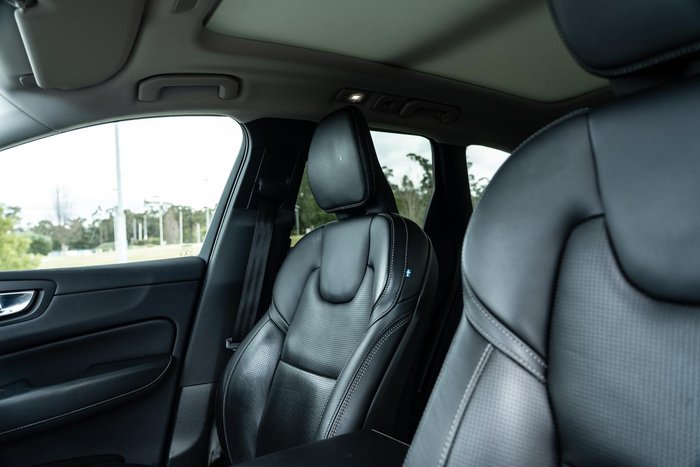 2021 Volvo XC60 B5 Inscription