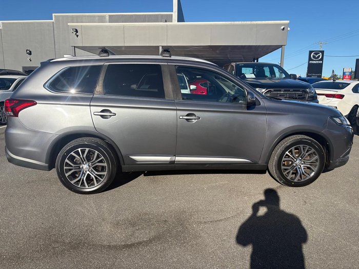 2017 Mitsubishi Outlander LS Safety Pack