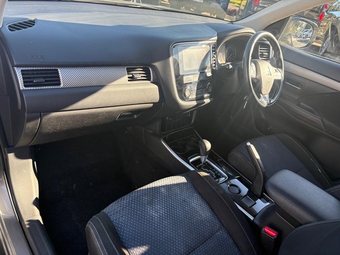 2017 Mitsubishi Outlander LS Safety Pack