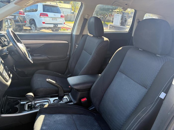 2017 Mitsubishi Outlander LS Safety Pack