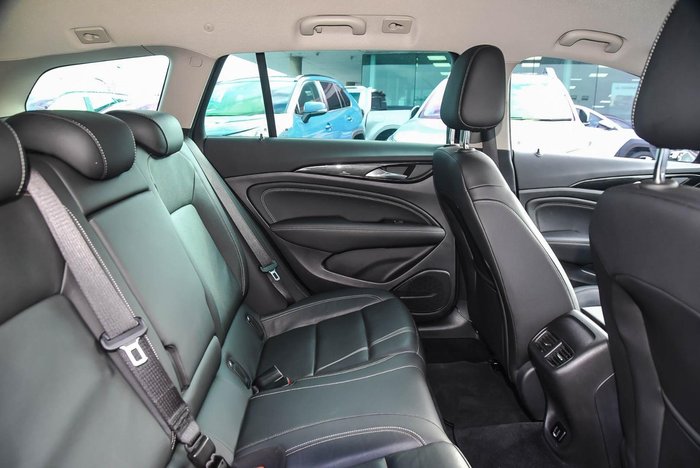 2018 Holden Calais