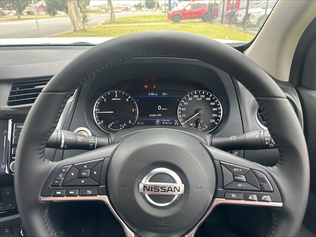 2025 Nissan D23 ST-X