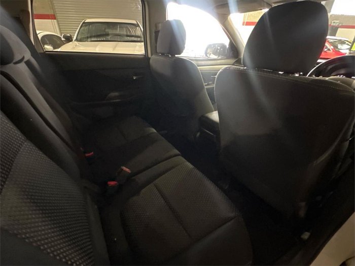 2017 Mitsubishi Outlander LS Safety Pack