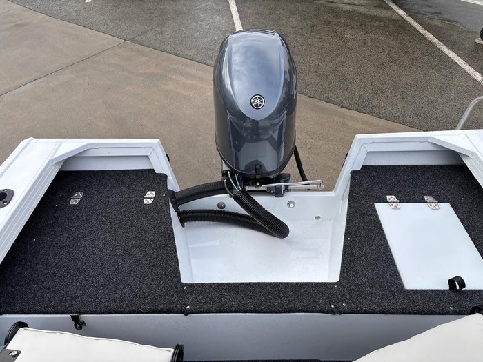 2025 QUINTREX 420 Renegade SC