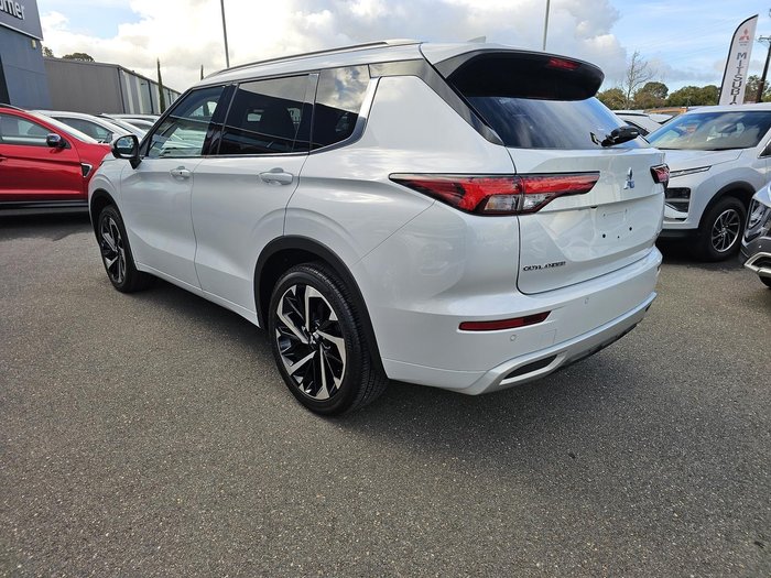 2023 Mitsubishi Outlander Exceed