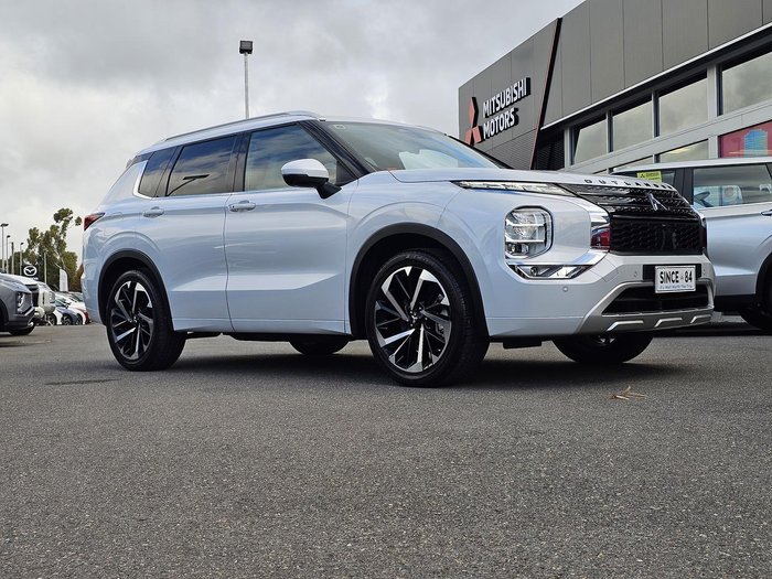 2023 Mitsubishi Outlander Exceed