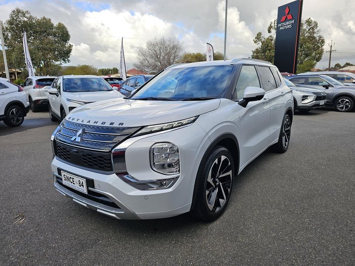 2023 Mitsubishi Outlander Exceed