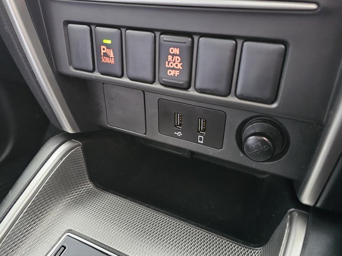 2022 Mitsubishi Triton GLX+