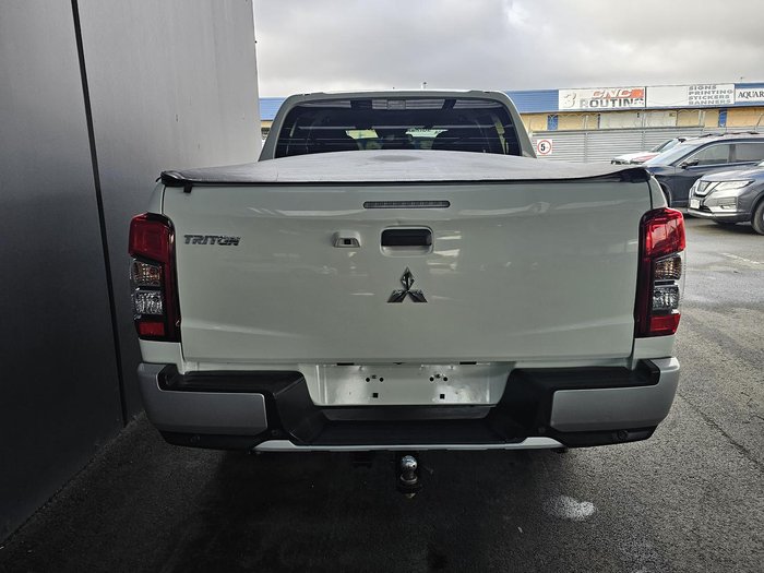 2022 Mitsubishi Triton GLX+