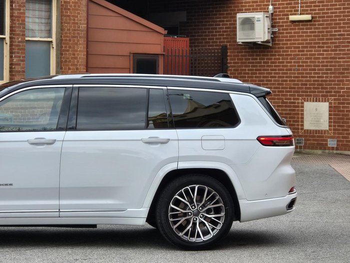 2022 Jeep Grand Cherokee L Summit Reserve