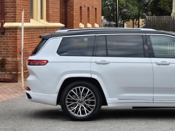 2022 Jeep Grand Cherokee L Summit Reserve