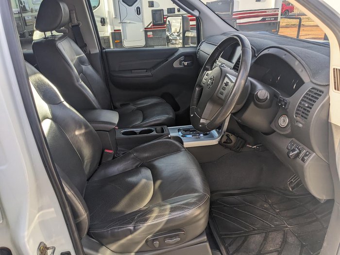 2013 Nissan Navara ST-X 550