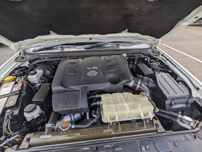 2013 Nissan Navara ST-X 550