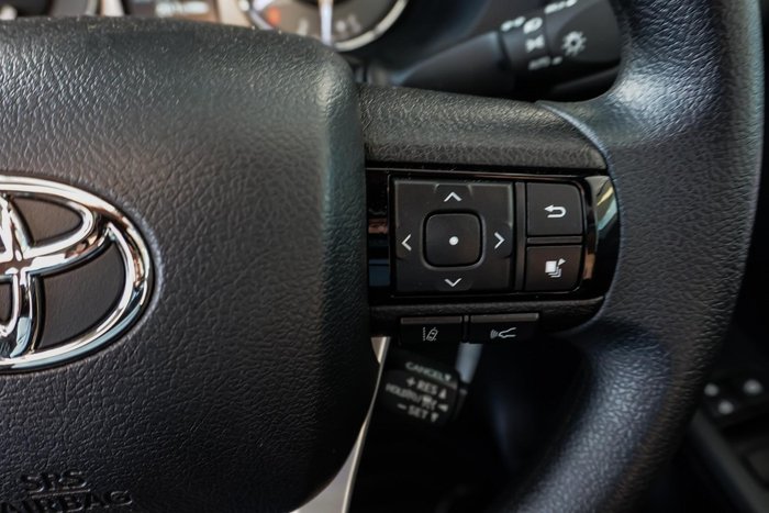 2023 Toyota Hilux SR