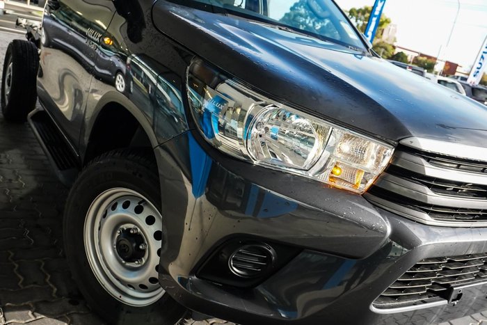 2023 Toyota Hilux SR