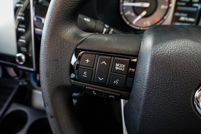 2023 Toyota Hilux SR
