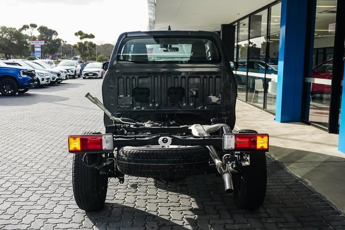 2023 Toyota Hilux SR