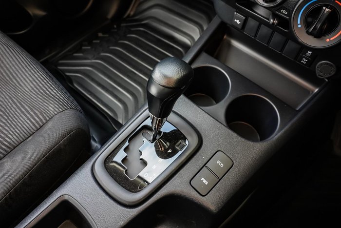 2023 Toyota Hilux SR