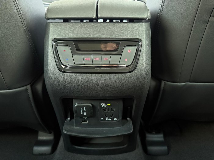 2023 LDV D90 Executive