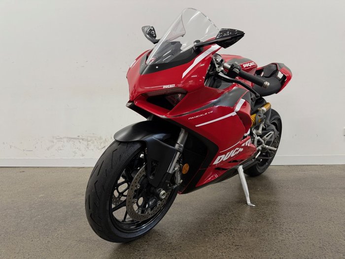 2022 DUCATI PANIGALE V2 Red
