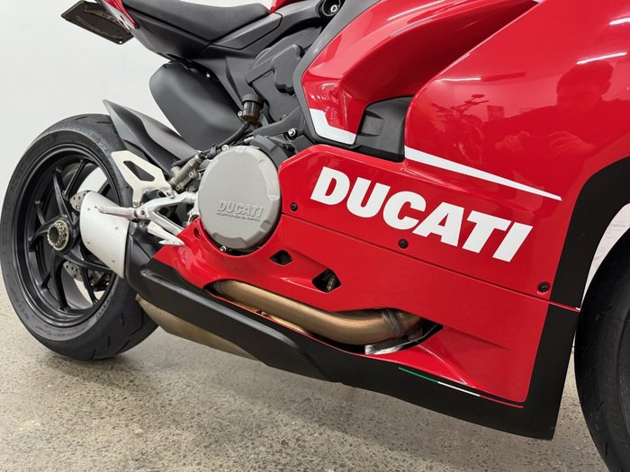 2022 DUCATI PANIGALE V2 Red