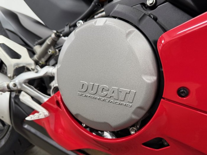 2022 DUCATI PANIGALE V2 Red