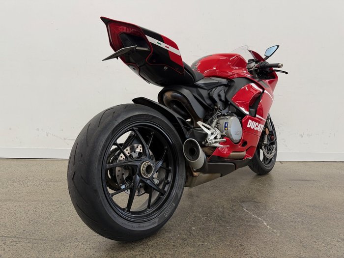 2022 DUCATI PANIGALE V2 Red