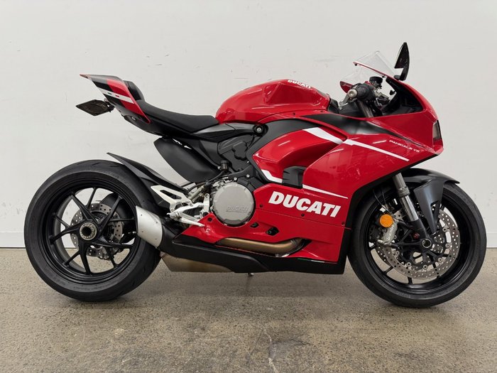 2022 DUCATI PANIGALE V2 Red