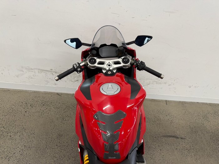 2022 DUCATI PANIGALE V2 Red