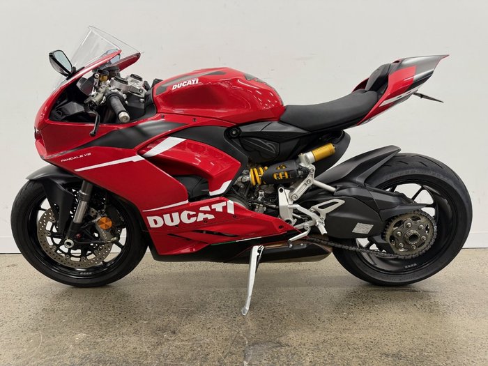 2022 DUCATI PANIGALE V2 Red
