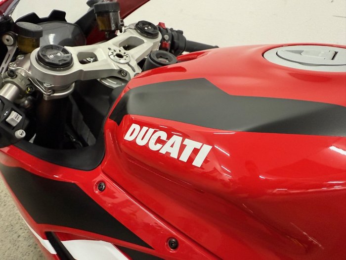 2022 DUCATI PANIGALE V2 Red