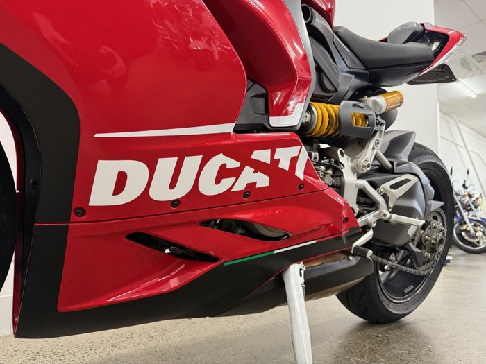 2022 DUCATI PANIGALE V2 Red