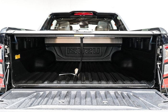 2025 Isuzu D-MAX X-TERRAIN