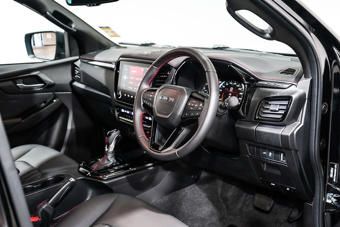 2025 Isuzu D-MAX X-TERRAIN