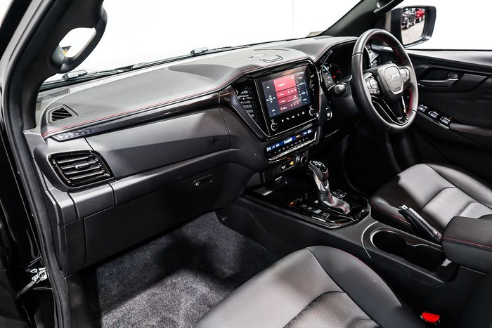 2025 Isuzu D-MAX X-TERRAIN