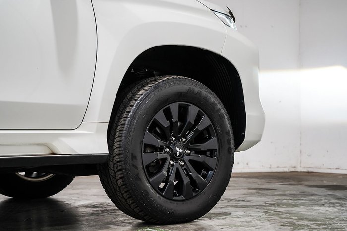 2023 Mitsubishi Pajero Sport Exceed