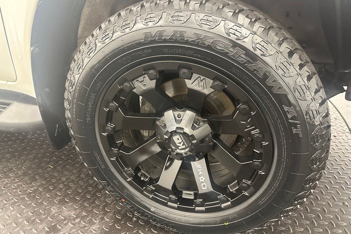 2022 Toyota Hilux SR