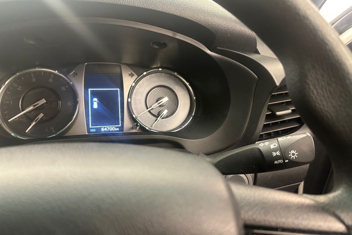 2022 Toyota Hilux SR