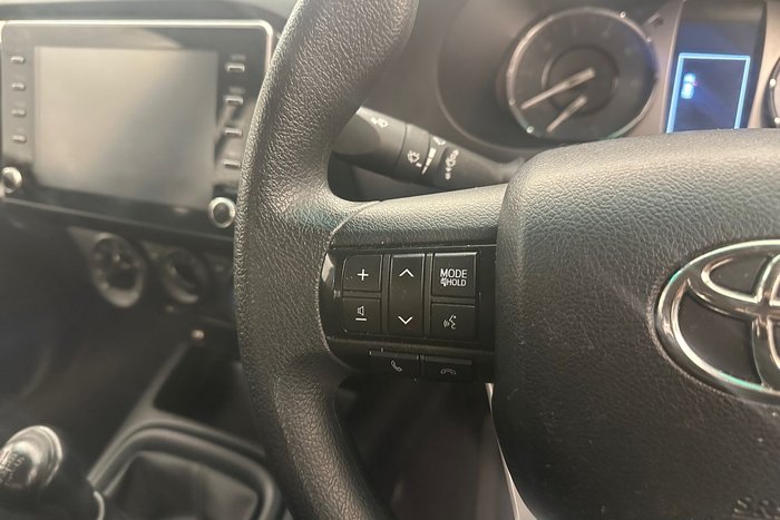 2022 Toyota Hilux SR