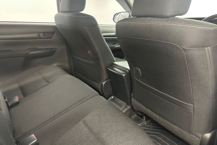 2022 Toyota Hilux SR