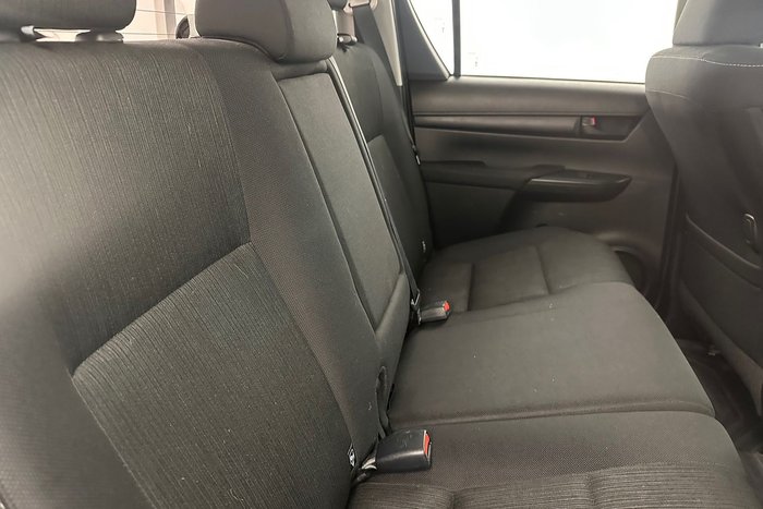 2022 Toyota Hilux SR