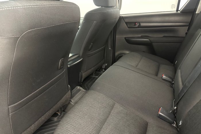 2022 Toyota Hilux SR