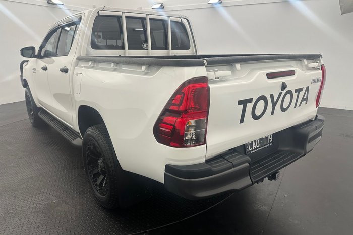 2022 Toyota Hilux SR