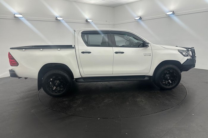 2022 Toyota Hilux SR