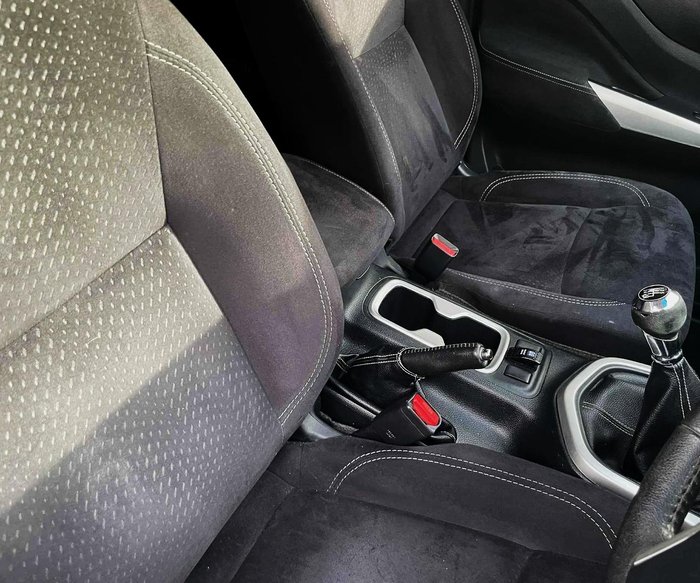 2015 Nissan Navara ST