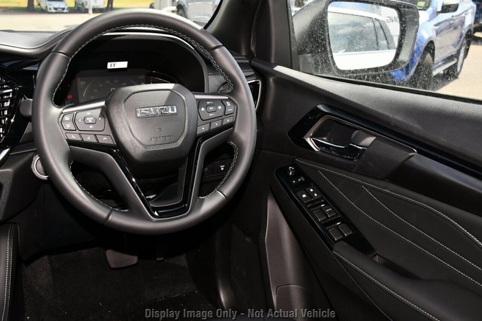 2025 Isuzu MU-X LS-T