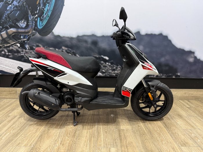 2014 APRILIA SR MT 50 WHITE